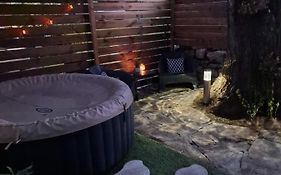 Logement Complet Avec Jacuzzi Exterieur